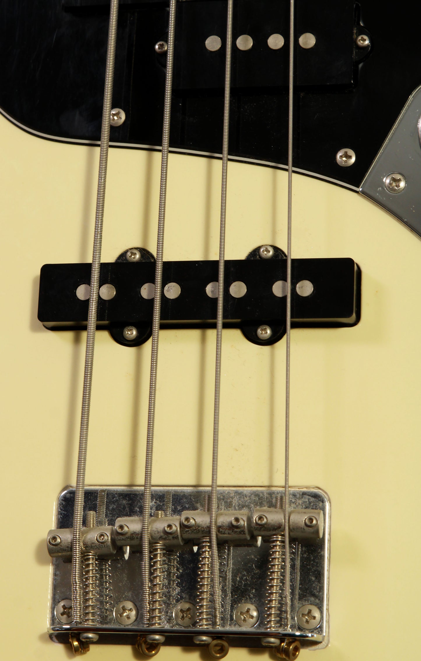 Fender Aerodyne Jazz Bass Rare Vintage White